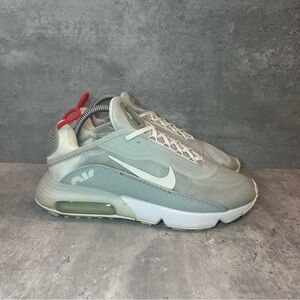 Nike Air Max 2090 Running Shoes DJ3028-001 Womens sz 8.5 - grey